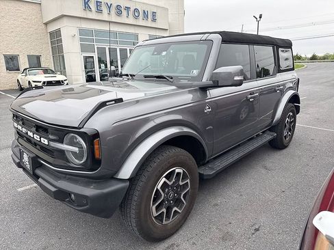 Used 2024 Ford Bronco Outer Banks AWD/4WD image 2