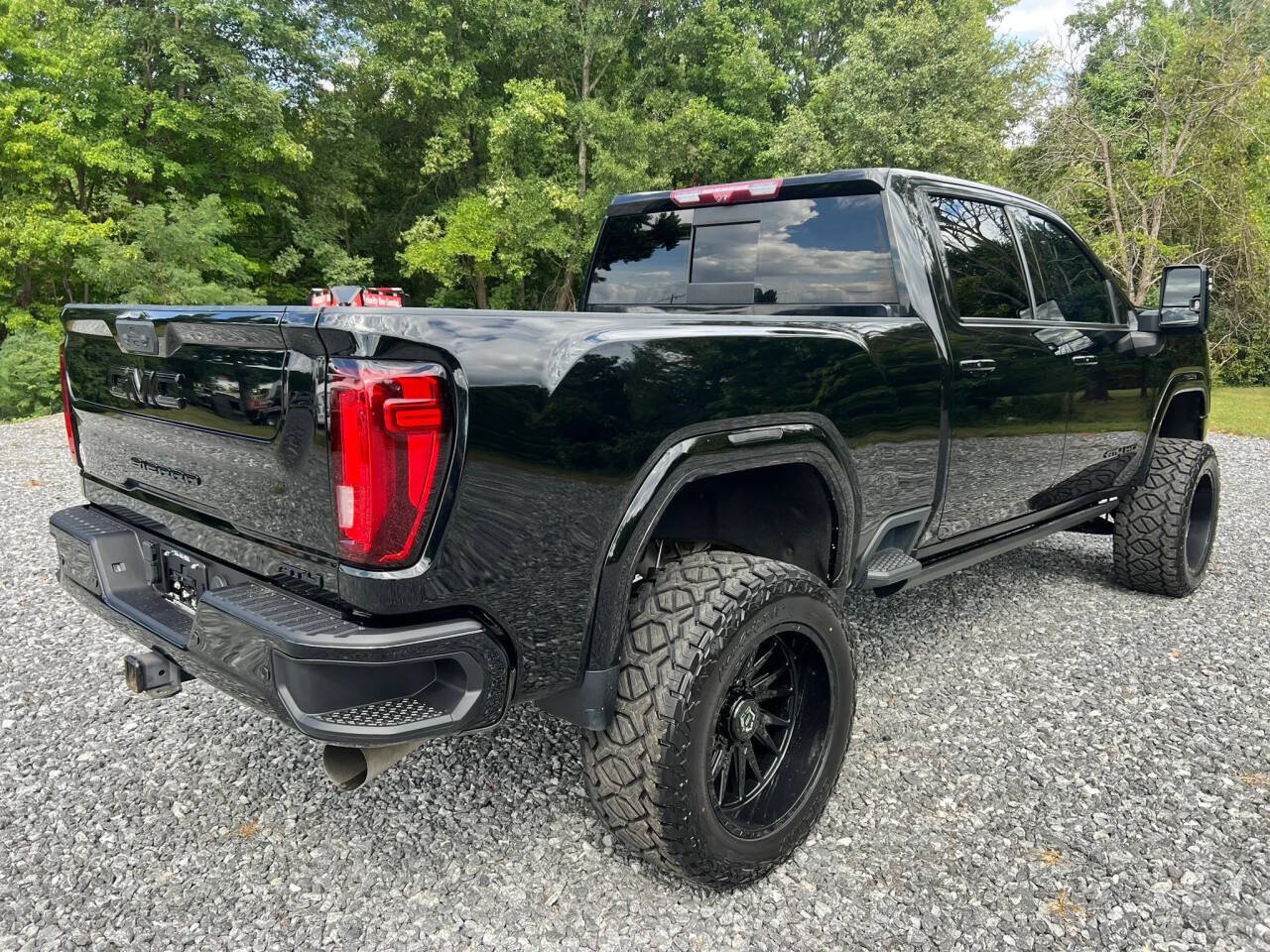 Used 2022 GMC Sierra 2500 AT4 w/ AT4 Premium Plus Package AWD/4WD image 8