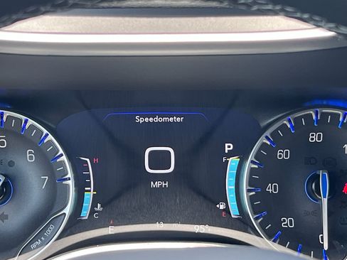 New 2027 Chrysler Pacifica Select w/ Family Tech Group FWD image 27