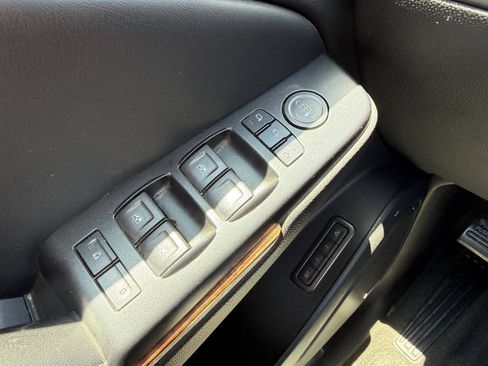 Used 2015 Chevrolet Suburban LTZ AWD/4WD image 33