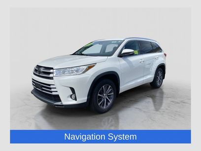Used 2017 Toyota Highlander XLE w/ Carpet Mat Package