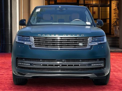 New 2026 Land Rover Range Rover Long Wheelbase SE AWD/4WD image 3