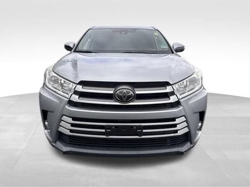 Used 2018 Toyota Highlander XLE AWD/4WD image 11