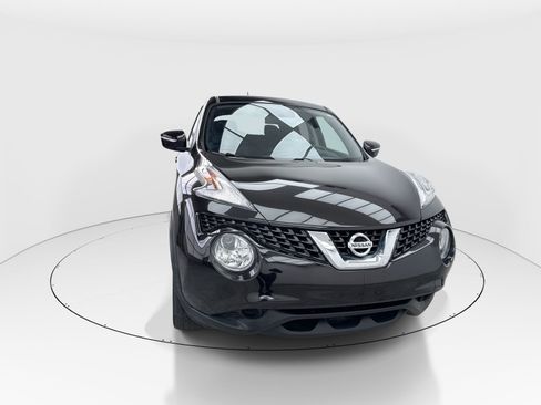 Used 2016 Nissan Juke SV image 3