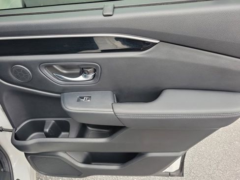 Certified 2025 Honda Pilot EX-L image 11