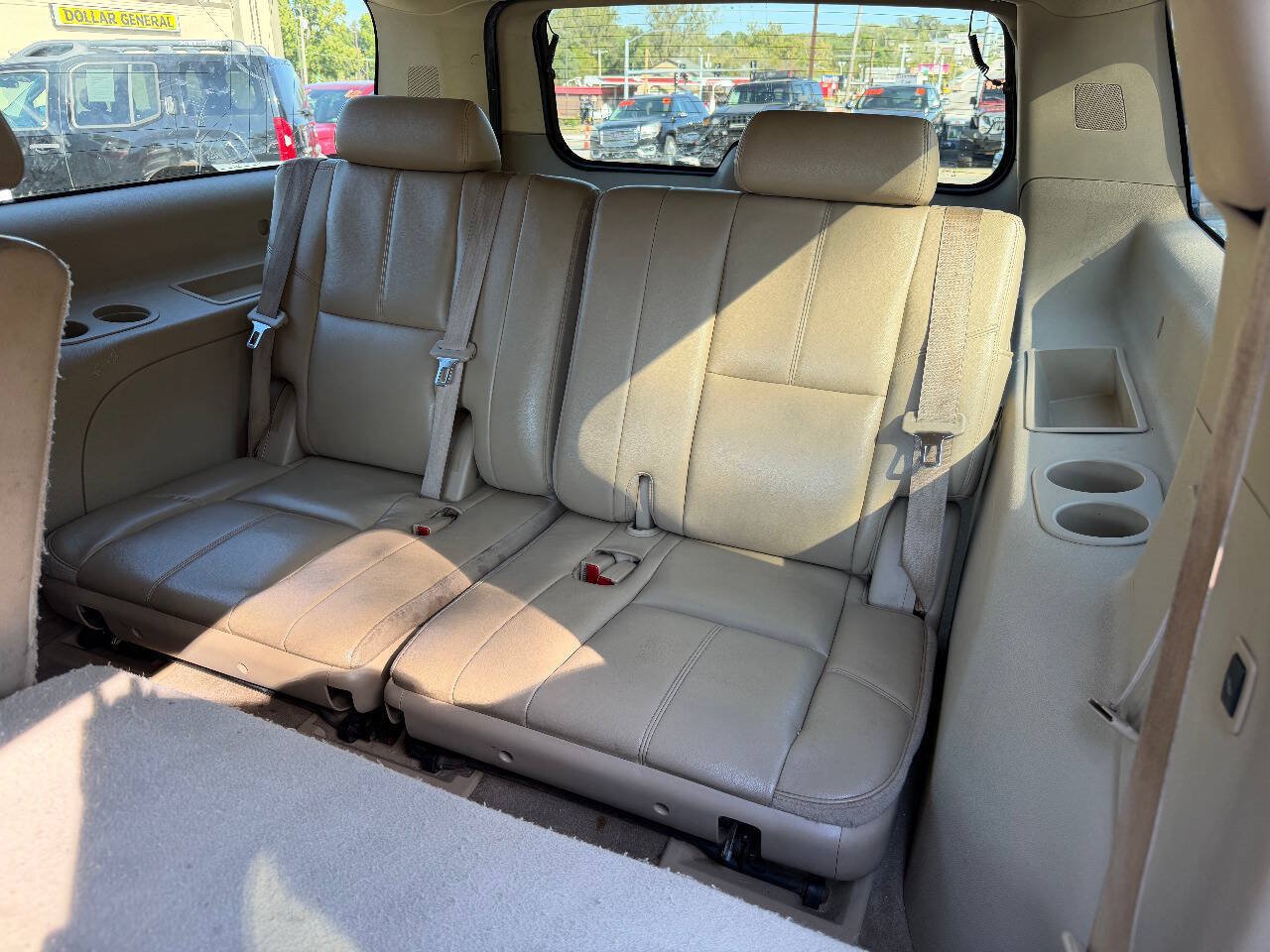 Used 2010 GMC Yukon XL SLT w/ SLT-2 Equipment Package AWD/4WD image 13