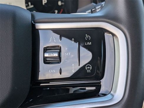 Used 2024 Land Rover Discovery Sport Dynamic SE image 20