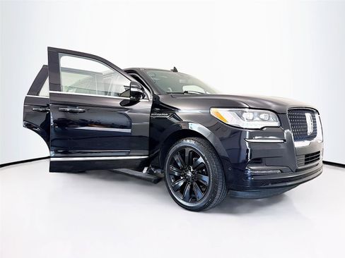 Used 2023 Lincoln Navigator Reserve AWD/4WD image 46