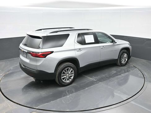 Used 2022 Chevrolet Traverse LT image 28