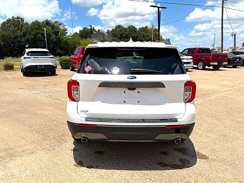 Used 2022 Ford Explorer XLT w/ Equipment Group 202A RWD image 5