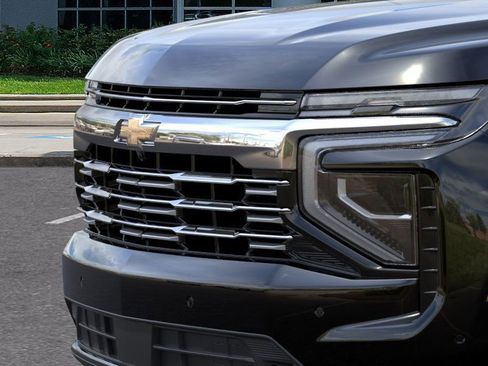 New 2025 Chevrolet Suburban Premier image 13