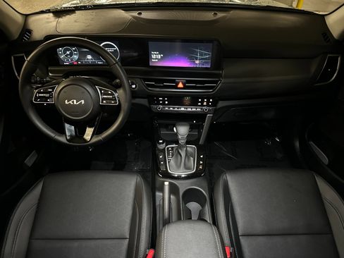 Certified 2026 Kia Seltos EX w/ EX Sunroof Package image 18