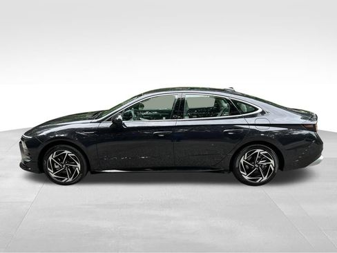 Used 2026 Hyundai Sonata SEL FWD image 2