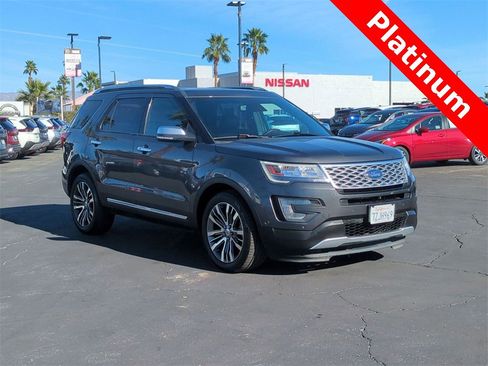 Used 2017 Ford Explorer Platinum image 6