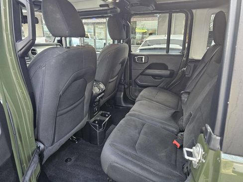 Used 2021 Jeep Wrangler Unlimited Sahara w/ Cold Weather Group image 17