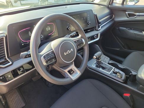 Used 2023 Kia Sportage LX FWD image 22
