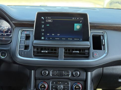 Used 2023 Chevrolet Suburban Premier image 15