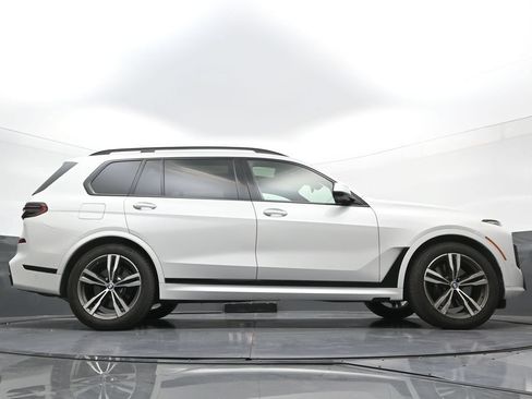 Used 2026 BMW X7 xDrive40i w/ M Sport Package AWD/4WD image 31