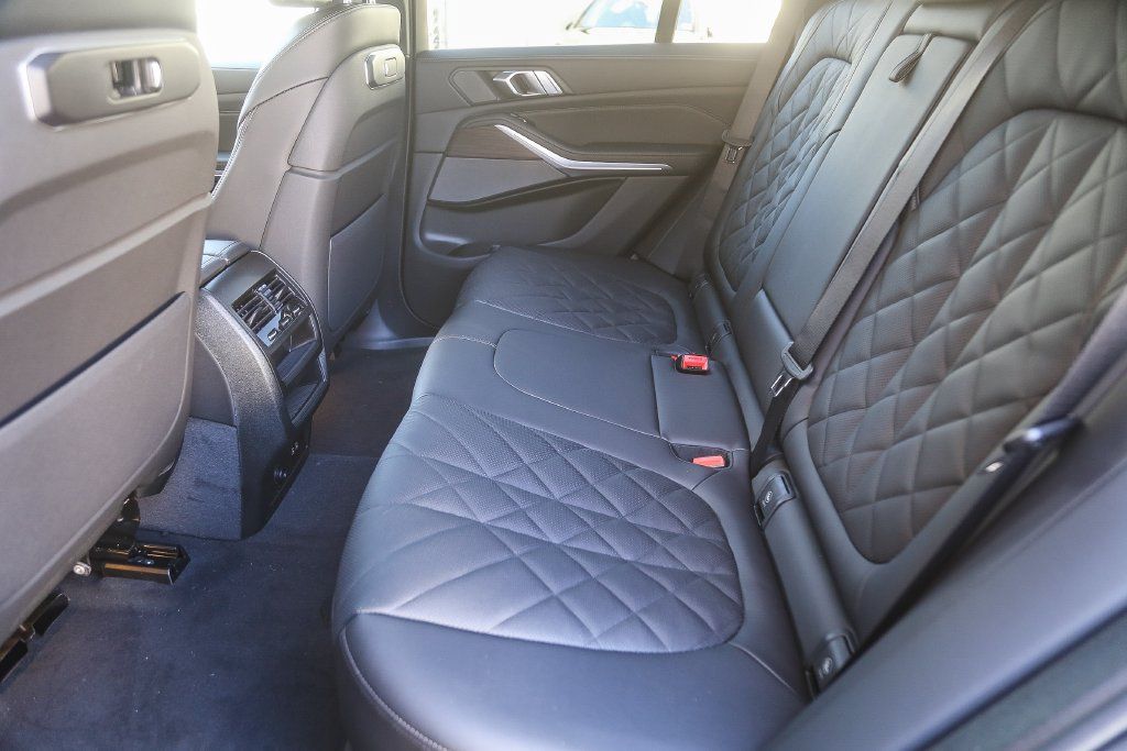 Used 2026 BMW X5 sDrive40i w/ M Sport Package RWD image 15