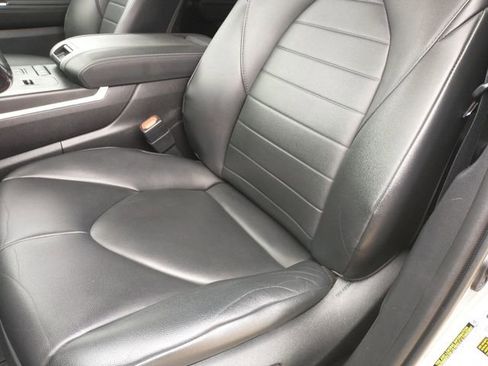 Used 2020 Toyota Highlander XLE image 37