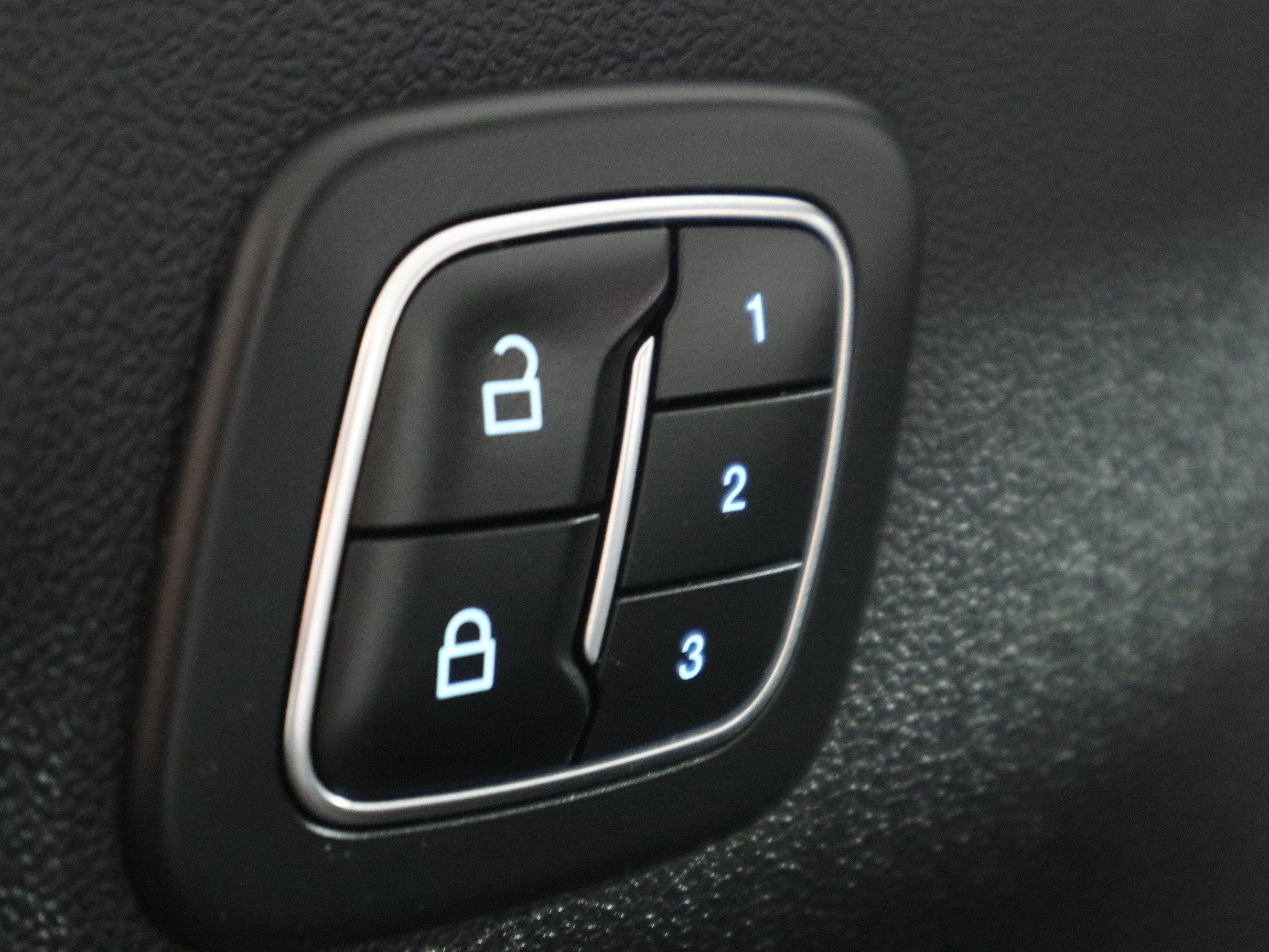 Used 2022 Ford Escape SEL w/ Technology Package AWD/4WD image 36
