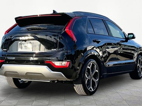 Certified 2023 Kia Niro EX Touring image 2