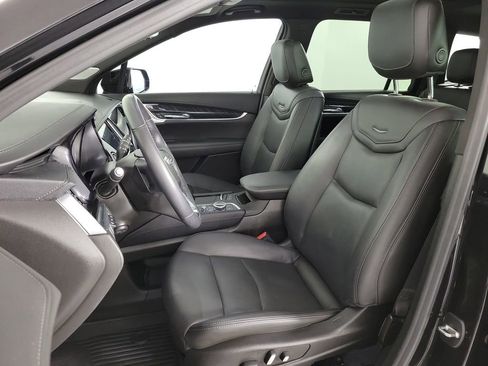 Certified 2024 Cadillac XT6 Premium Luxury w/ Technology Package FWD image 16