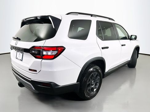 Used 2023 Honda Pilot TrailSport image 7