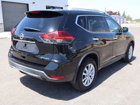 Used 2017 Nissan Rogue SV AWD/4WD image 5