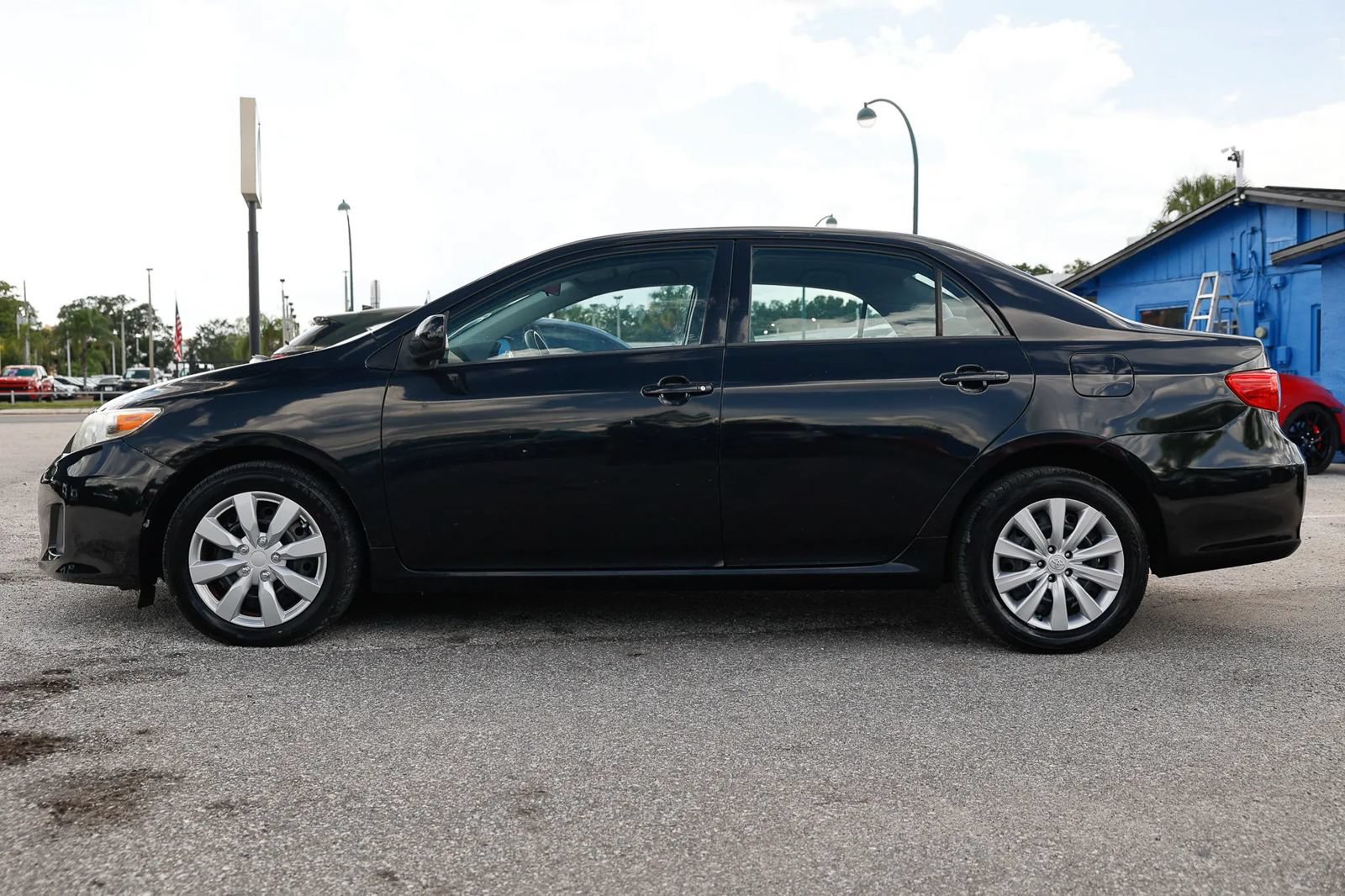 Used 2012 Toyota Corolla LE FWD image 3