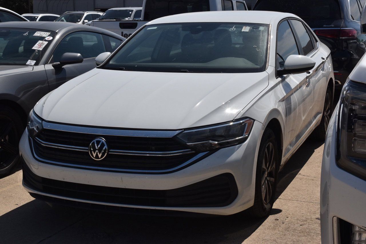 Used 2024 Volkswagen Jetta S FWD image 2