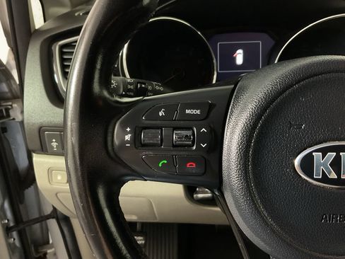 Used 2016 Kia Sedona EX FWD image 26