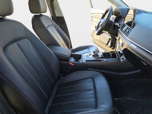 Used 2023 Audi Q5 2.0T Premium w/ Convenience Package image 12