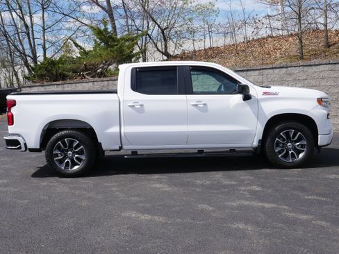 Certified 2024 Chevrolet Silverado 1500 RST w/ Convenience Package II AWD/4WD image 9