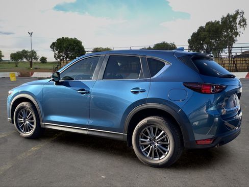Used 2021 MAZDA CX-5 Touring FWD image 4