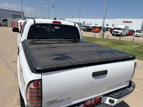 Used 2015 Toyota Tacoma 4x4 Double Cab w/ TRD Sport Package image 13