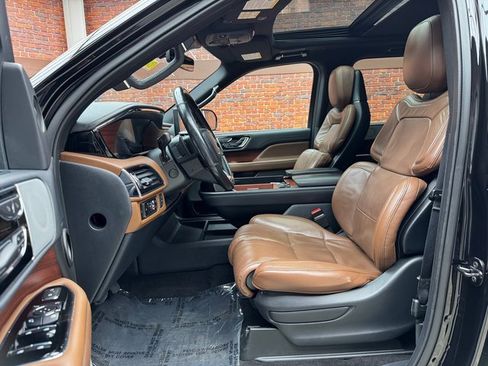 Used 2023 Lincoln Navigator L Reserve image 22