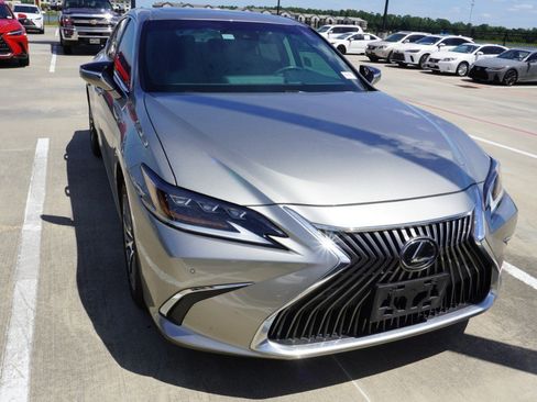 Certified 2020 Lexus ES 350 w/ Accessory Package 2 FWD image 2