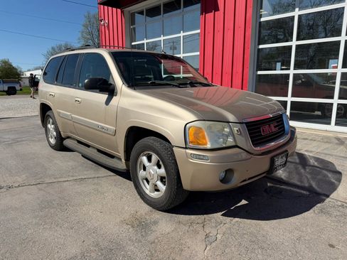Used 2004 GMC Envoy SLT w/ Preferred Equipment Group AWD/4WD image 2