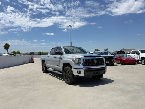 Used 2020 Toyota Tundra SR5 w/ SR5 Leather Package RWD image 4