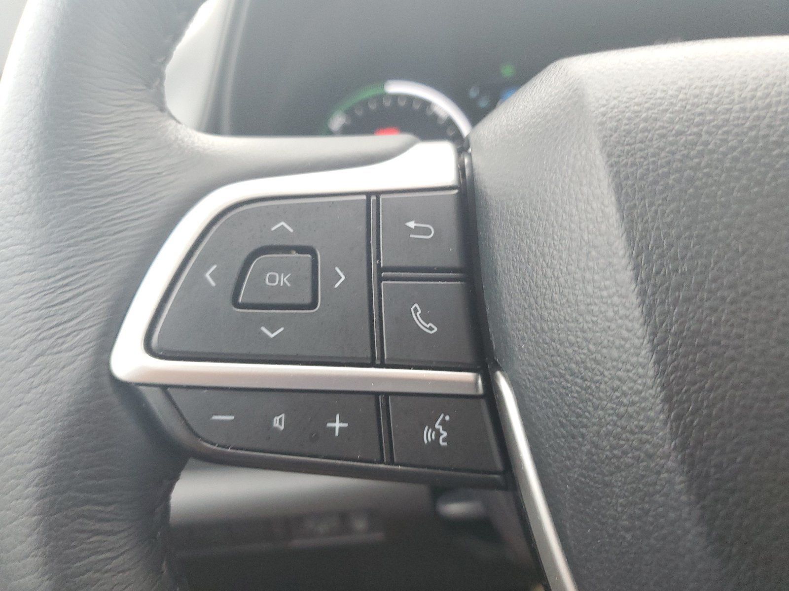 Certified 2025 Toyota Sienna XLE w/ XLE Plus Package AWD/4WD image 22
