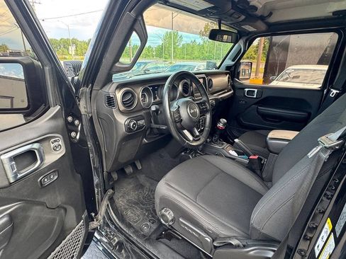 Used 2018 Jeep Wrangler Unlimited Sport S AWD/4WD image 7
