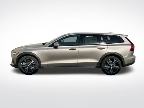 New 2026 Volvo V60 B5 Cross Country Plus w/ Climate Package image 2