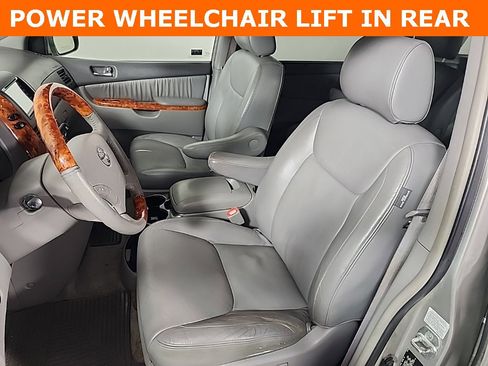 Used 2006 Toyota Sienna XLE image 15