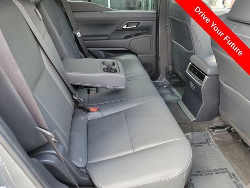 Used 2024 Lexus GX 550 w/ Cold Area Package AWD/4WD image 18