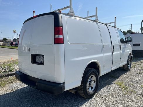 Used 2017 Chevrolet Express 2500 image 5