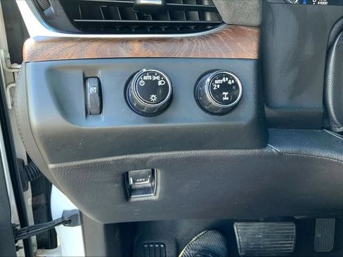 Used 2019 Cadillac Escalade Premium Luxury AWD/4WD image 36