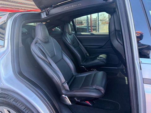 Used 2016 Tesla Model X image 27