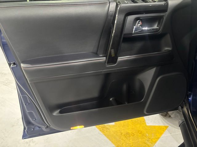 Used 2021 Toyota 4Runner Venture w/ Moonroof Package AWD/4WD image 11