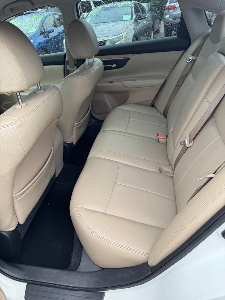 Used 2015 Nissan Altima 2.5 SV FWD image 12